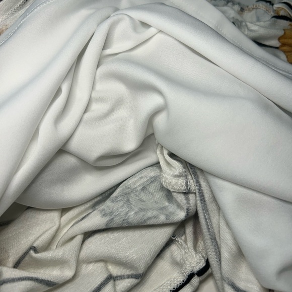 *Maurices Sleeveless Top - Picture 9 of 10